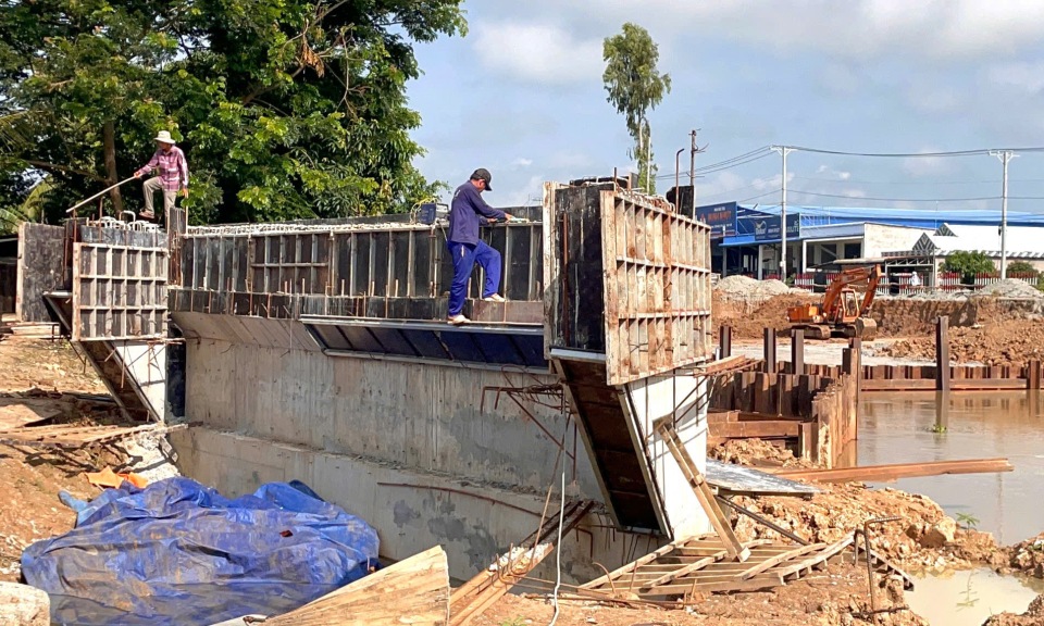 Tân Hưng xây mới cầu Cái Bát với tổng mức đầu tư trên 18 tỉ đồng