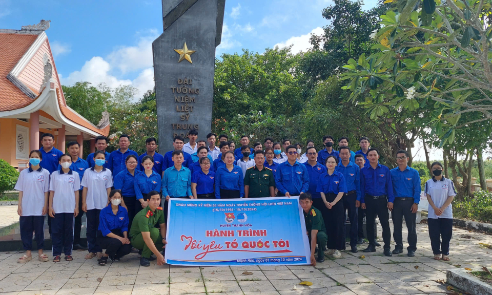 Thạnh Hóa tổ chức hành trình “Tôi yêu Tổ quốc tôi” 