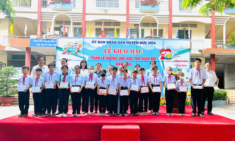 Đức Hòa khai mạc “Tuần lễ hưởng ứng học tập suốt đời” năm 2024