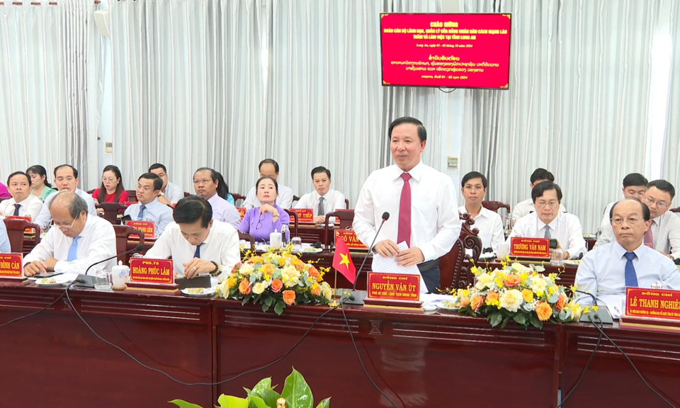 Đoàn cán bộ cấp cao của Đảng Nhân dân Cách mạng Lào làm việc tại Long An