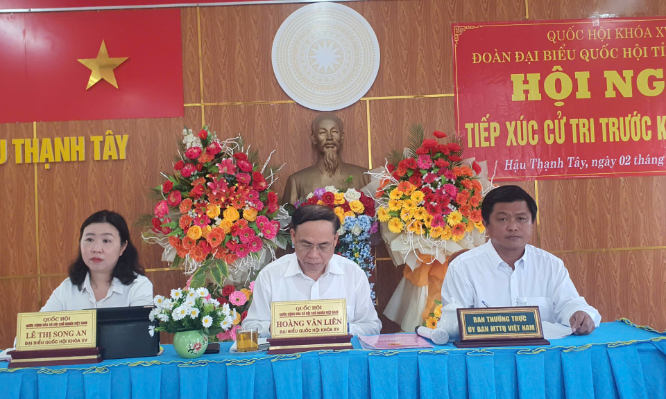 Đại biểu Quốc hội tiếp xúc cử tri huyên Tân Thạnh