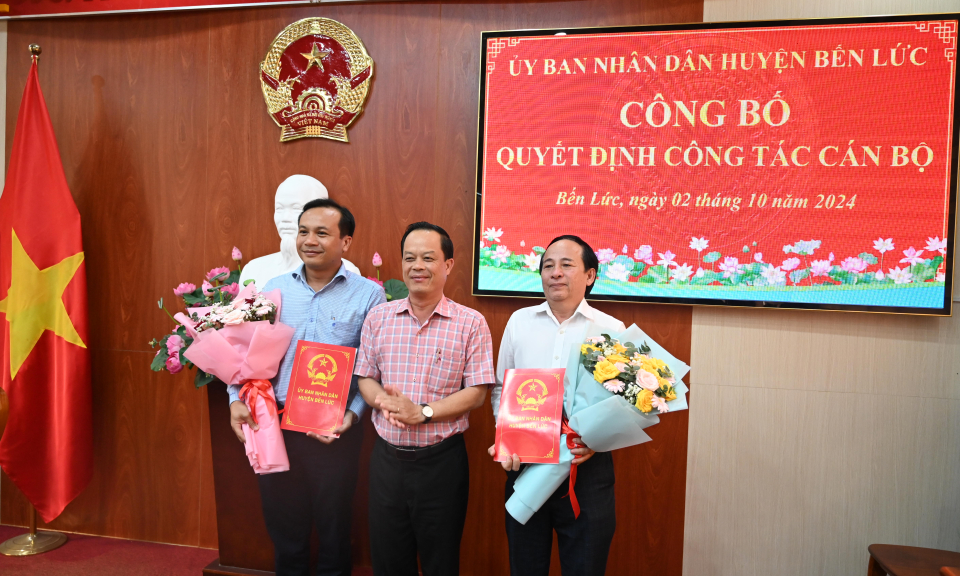Bến Lức bổ nhiệm lại Trưởng Phòng Nông nghiệp và Phát triển nông thôn, Trưởng Phòng Giáo dục và Đào tạo