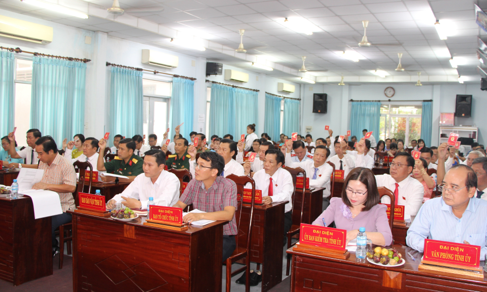  Hội nghị Huyện ủy Thủ Thừa lần thứ 19
