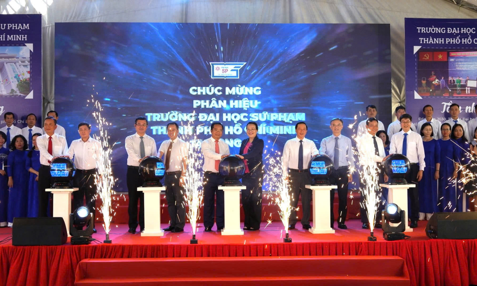 Khai giảng năm học mới - Phân hiệu trường Đại học Sư phạm TP.HCM tại Long An