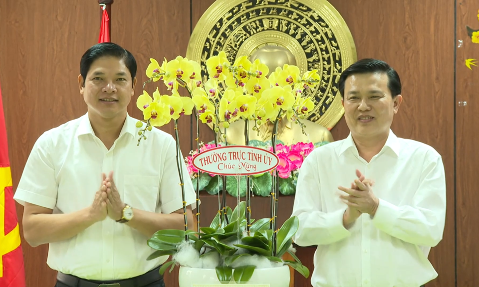 Lãnh đạo tỉnh thăm, chúc mừng Ban Dân vận Tỉnh ủy