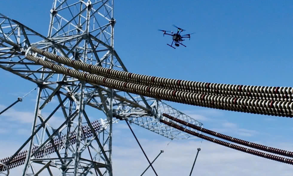 Tăng cường cảnh báo người dân sử dụng thiết bị bay (Drone) gần khu vực lưới điện