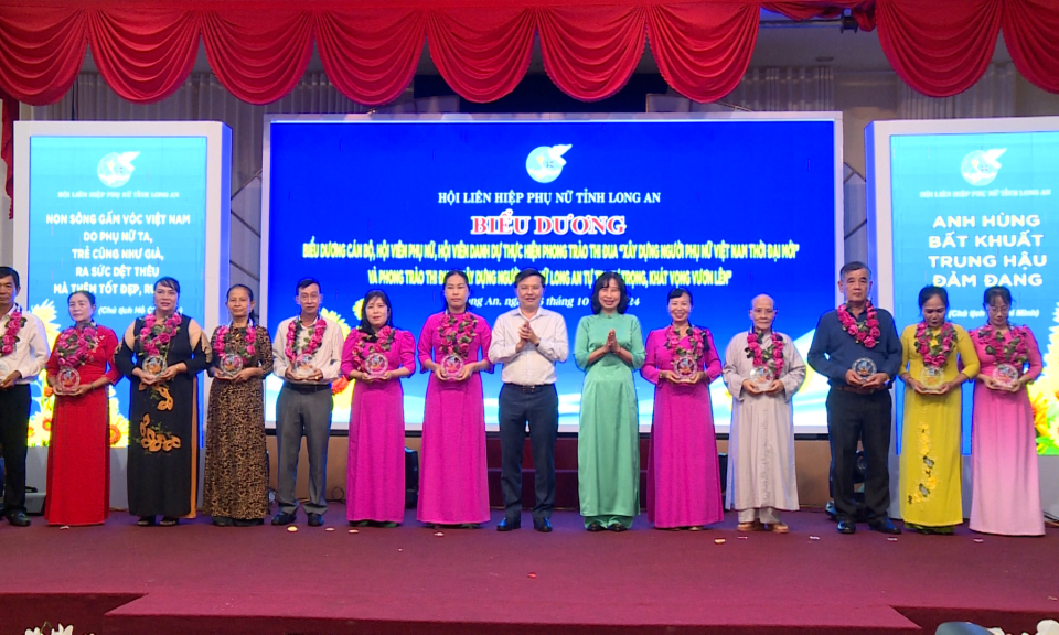 Họp mặt kỷ niệm 94 năm Ngày thành lập Hội Liên hiệp Phụ nữ Việt Nam và 14 năm Ngày Phụ nữ Việt Nam
