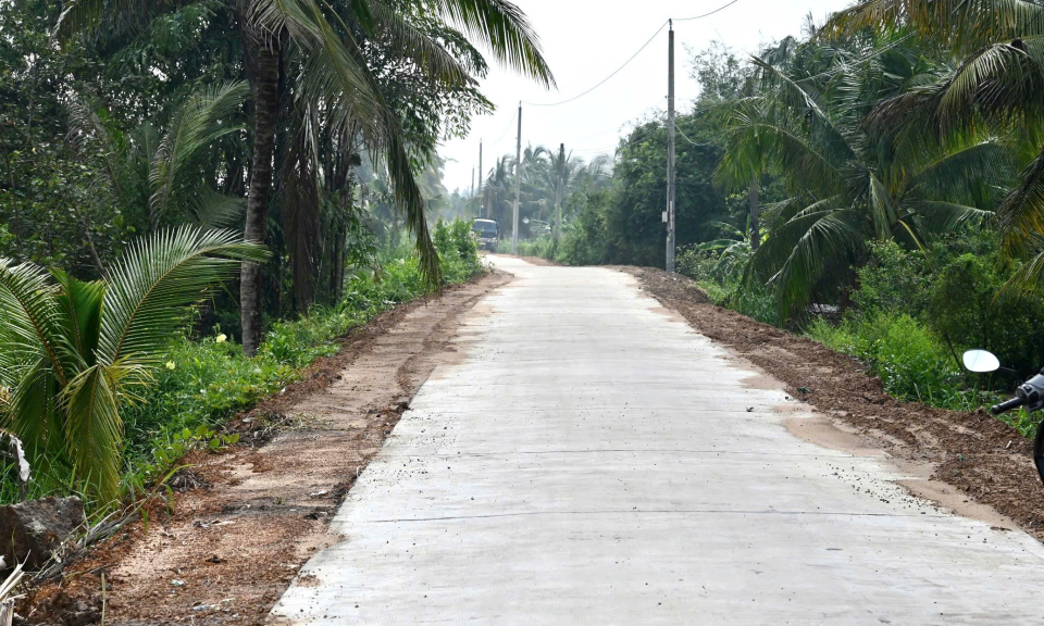  Nông dân Bến Lức hiến đất xây dựng nông thôn mới