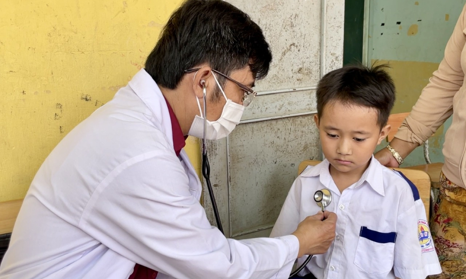 Tân Hưng tiêm chủng vắc xin phòng, chống dịch sởi năm 2024