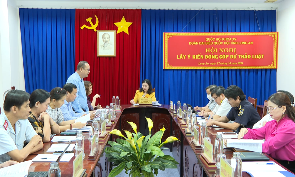 Đoàn ĐBQH tỉnh Long An lấy ý kiến đóng góp dự án Luật