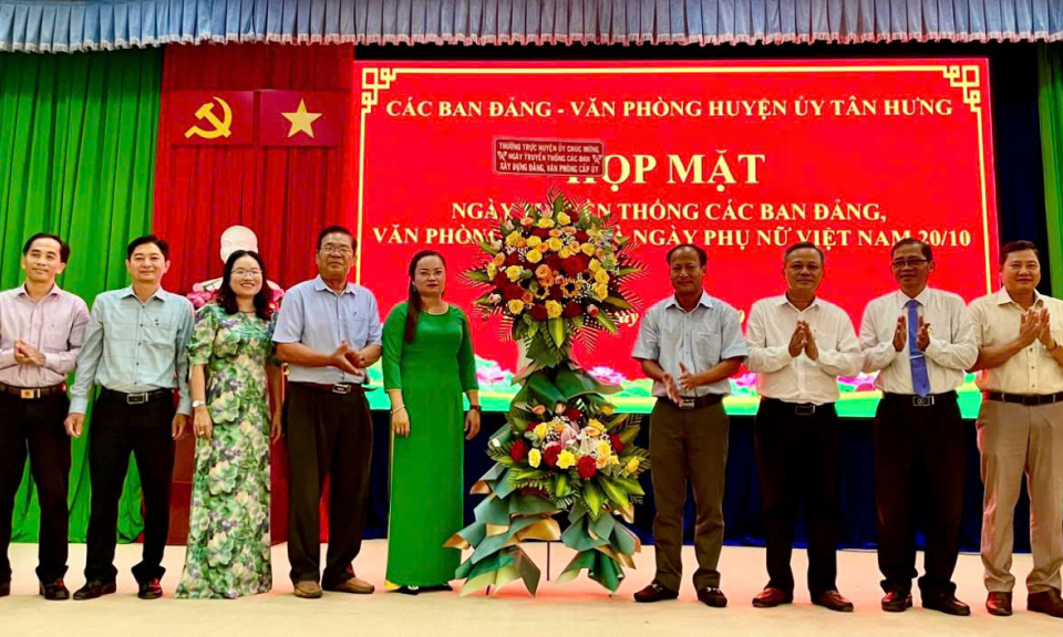 Tân Hưng họp mặt ngày truyền thống Các Ban Xây dựng Đảng, Văn phòng cấp ủy