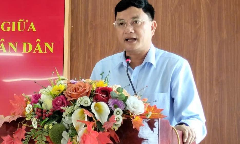 Chủ tịch UBND huyện Đức Huệ đối thoại với Nhân dân về xây dựng nông thôn mới