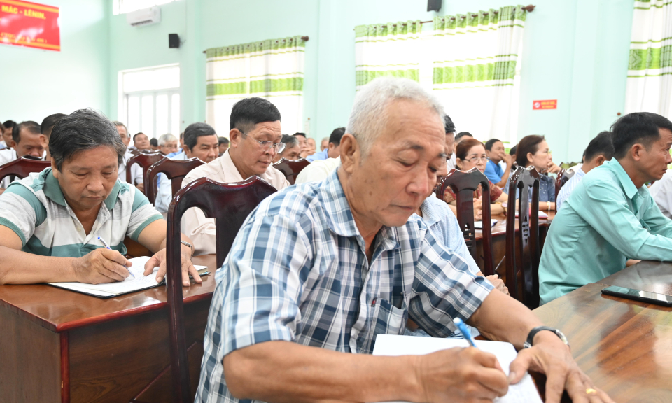 Bến Lức tập huấn xét tặng danh hiệu “Gia đình văn hóa, “Ấp, khu phố văn hóa”