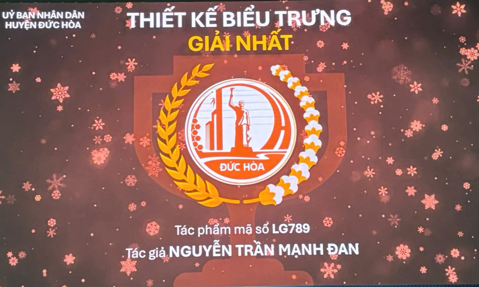 Đức Hòa trao giải hội thi thiết kế biểu trưng và khẩu hiệu