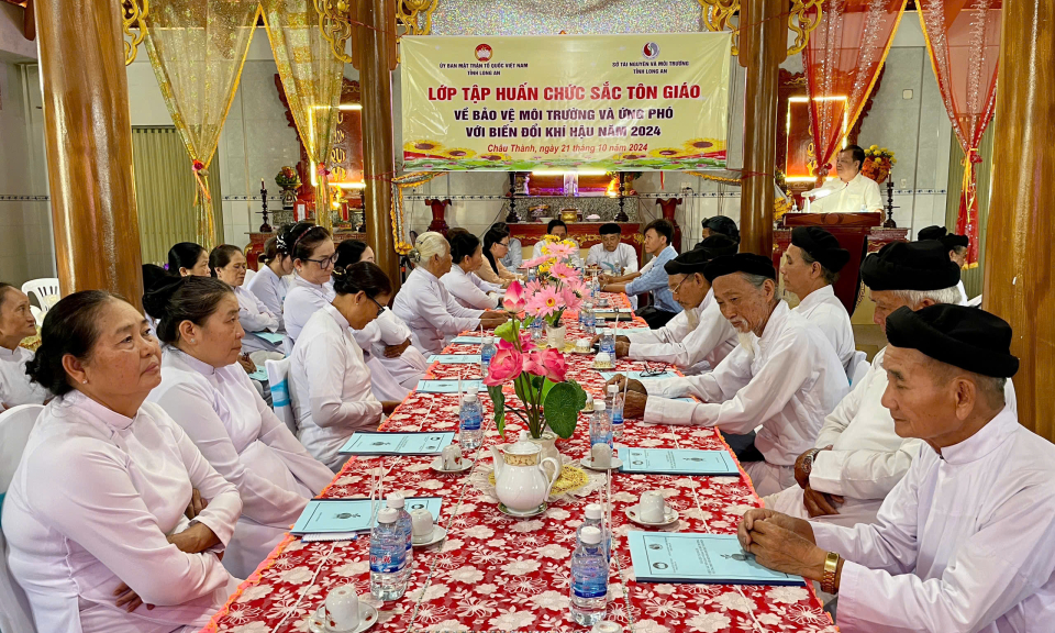 Châu Thành tập huấn về bảo vệ môi trường và ứng phó với biến đổi khí hậu 