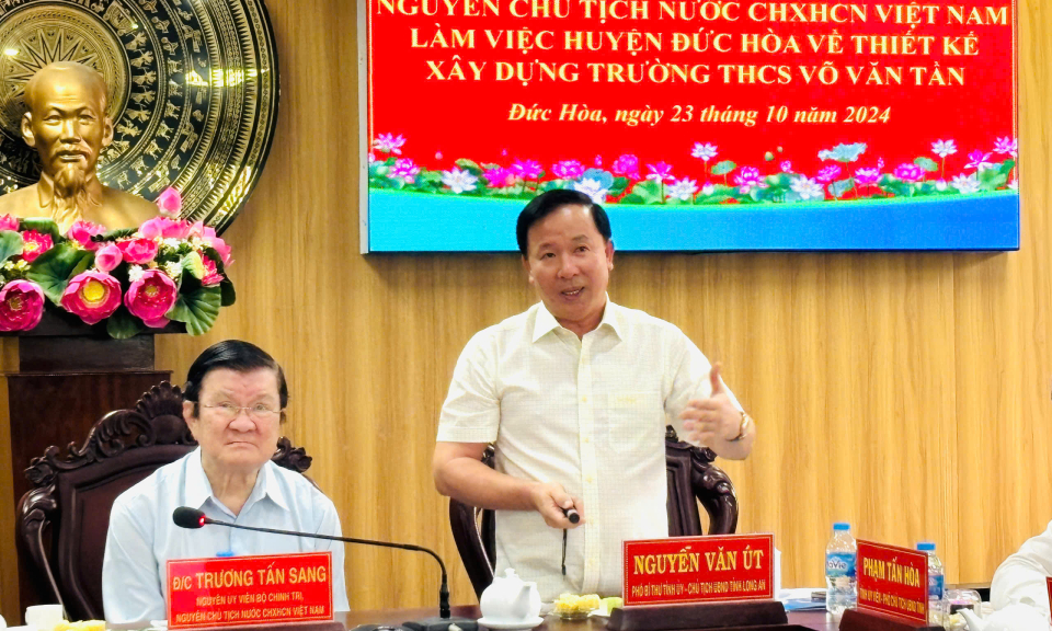 Lãnh đạo làm việc với huyện Đức Hòa về việc xây dựng Trường THCS Võ Văn Tần