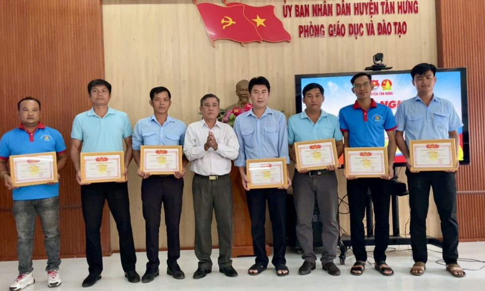 Tân Hưng tổng kết công tác Đoàn - Đội trường học năm học 2023 - 2024