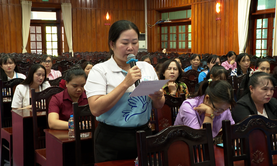 Đối thoại giữa UBND tỉnh với Hội Liên hiệp Phụ nữ 