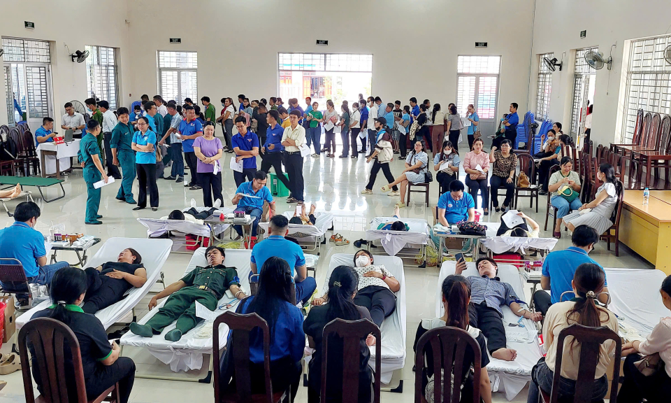 Hội Chữ thập đỏ thành phố Tân An ngày hội hiến máu tình nguyện 