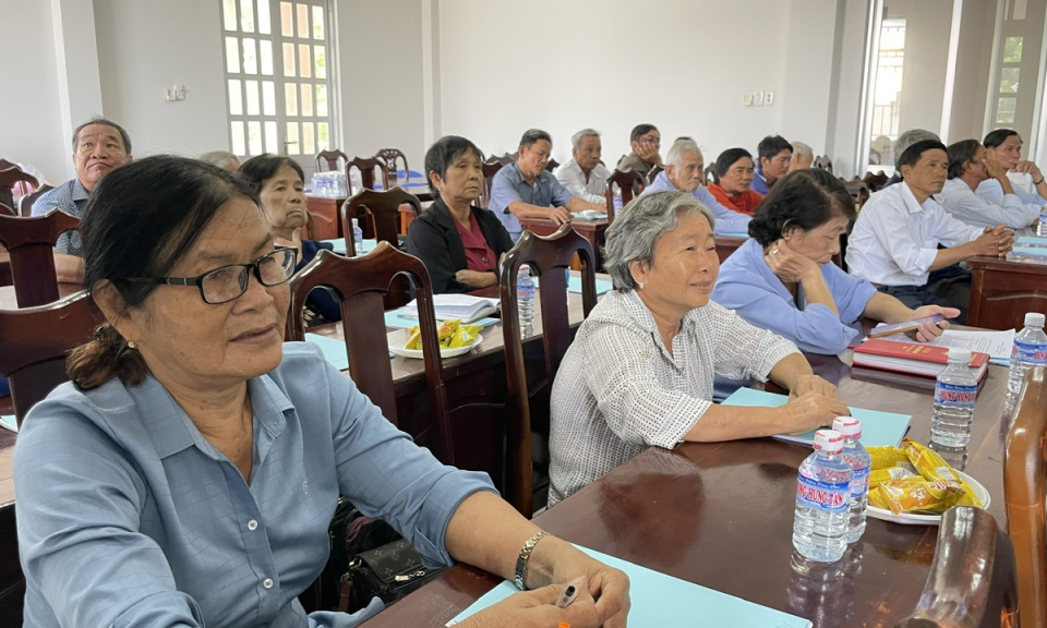 Tân Hưng hướng dẫn thu gom, phân loại và xử lý rác thải, nước sinh hoạt