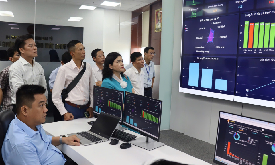 Tỉnh Kom Tum trao đổi kinh nghiệm về công tác cải cách thủ tục hành chính tại Long An