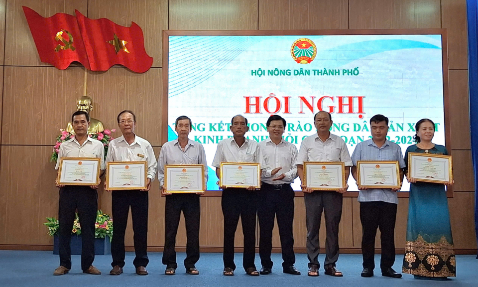 Thành phố Tân An tuyên dương phong trào nông dân sản xuất kinh doanh giỏi 
