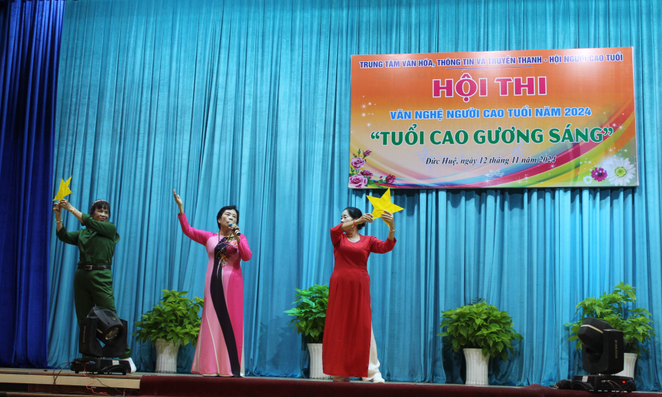 Đức Huệ tổ chức Hội thi tuổi cao gương sáng năm 2024