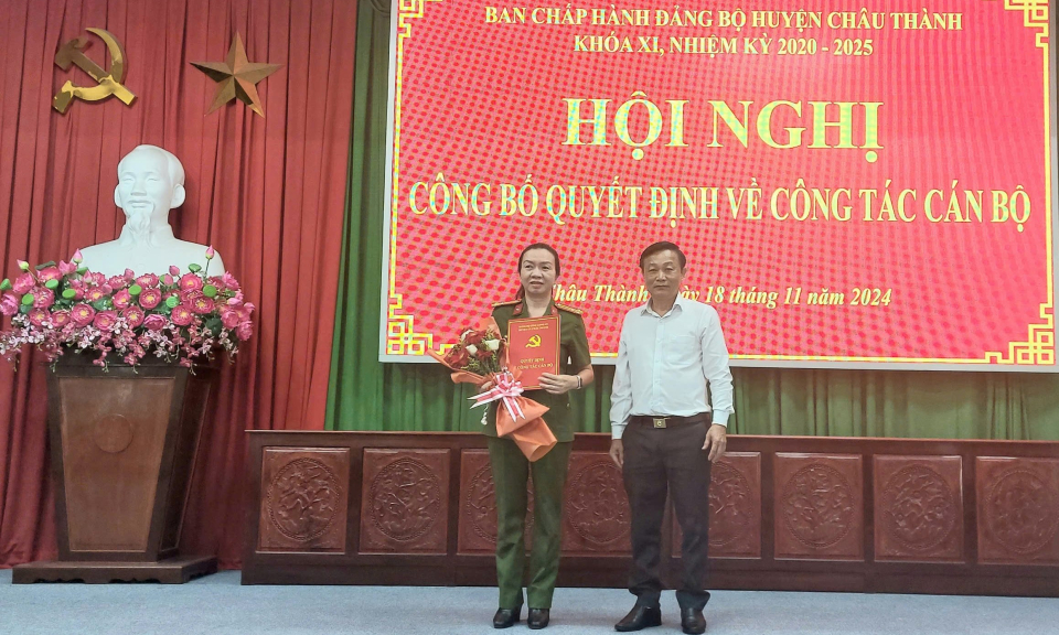 Huyện ủy Châu Thành công bố quyết định và thực hiện quy trình công tác cán bộ