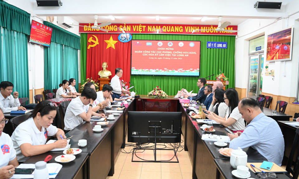 Đoàn công tác Cục Phòng, chống HIV/AIDS làm việc tại Long An