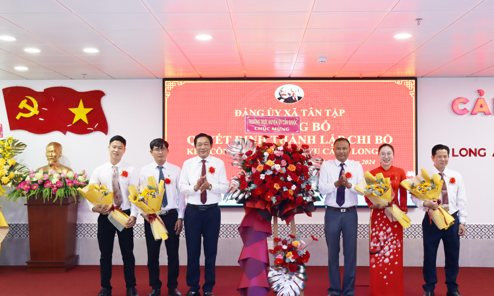 Thành lập Chi bộ Khu Công nghiệp - Dịch vụ Cảng Long An