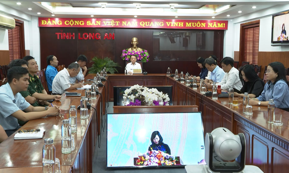 Mít tinh hưởng ứng “Ngày thế giới Phòng, chống HIV/AIDS”