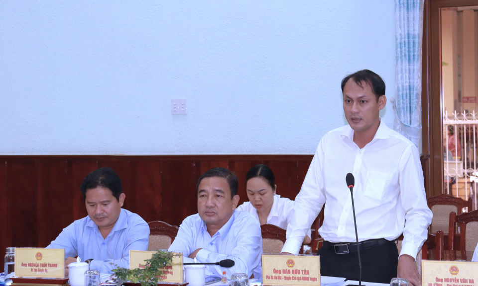 Tổ đại biểu Bến Lức, Cần Đước, Cần Giuộc góp ý kiến các nội dung trình Kỳ họp thứ 21, HĐND tỉnh 
