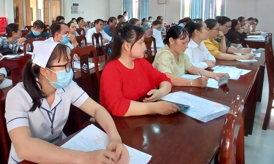Cần Đước tiêm vắc xin phòng bệnh Uốn Ván - Bạch Hầu cho trẻ em