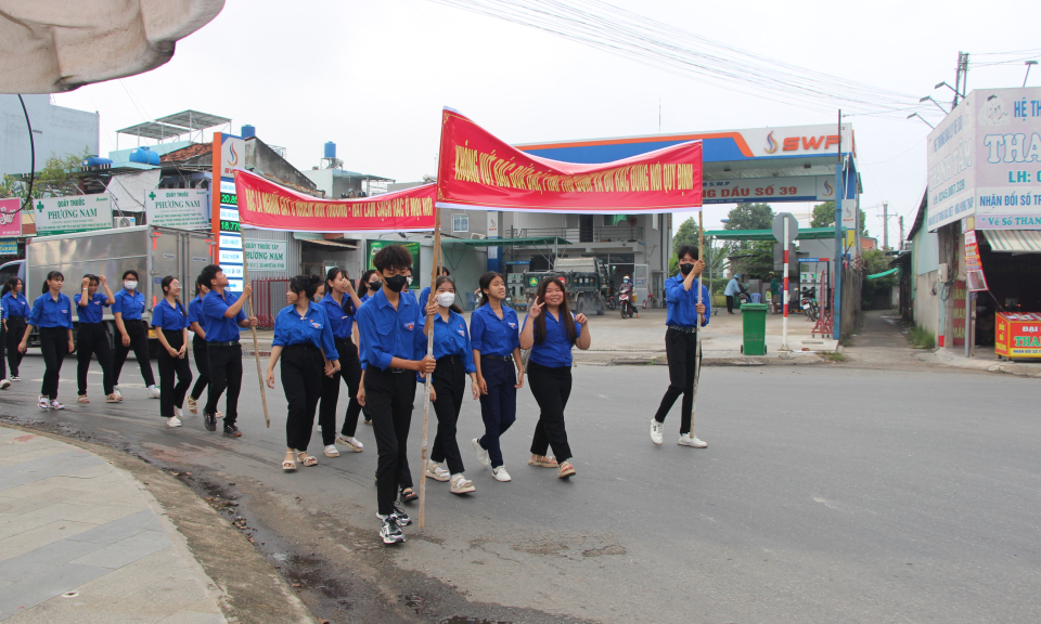 Thủ Thừa phát động thực hiện mô hình “Thị trấn không rác”