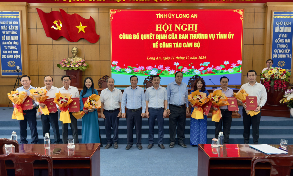 Công bố quyết định của Ban Thường vụ Tỉnh uỷ về công tác cán bộ