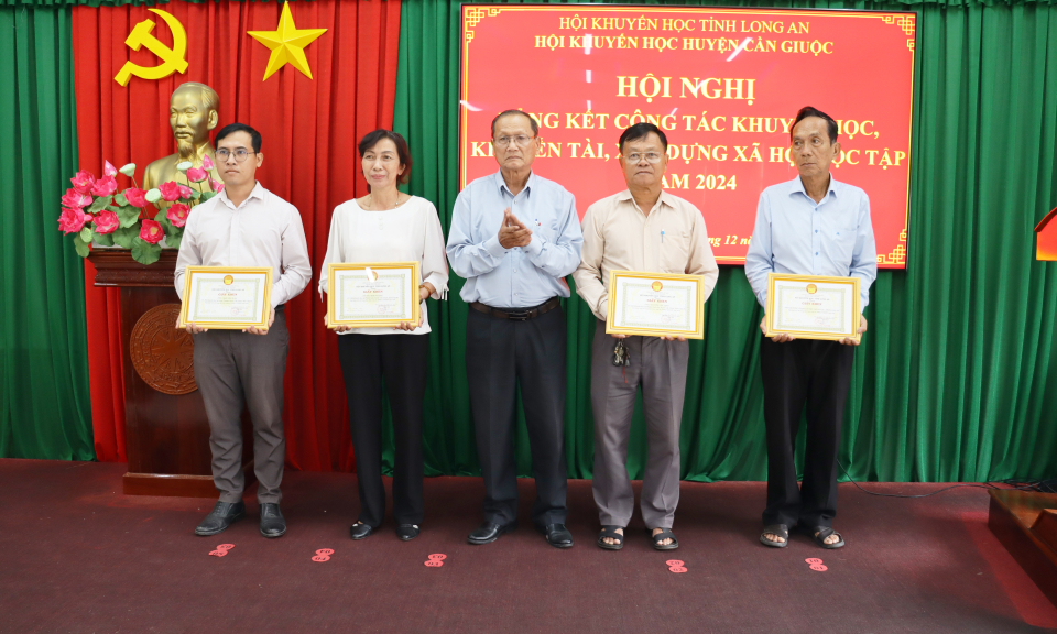 Cần Giuộc tổng kết công tác khuyến học, khuyến tài và xây dựng xã hội học tập năm 2024