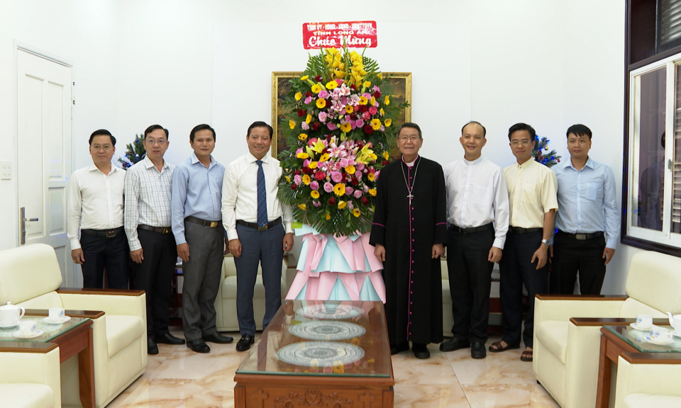 Lãnh đạo tỉnh Long An thăm Tòa Giám mục Mỹ Tho