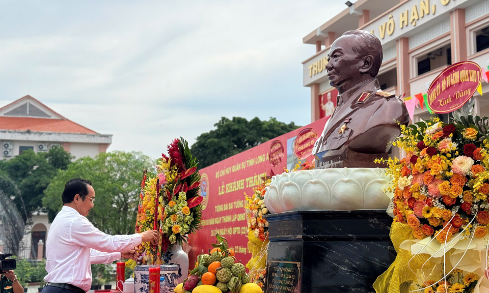 Long An khánh thành tượng đài Đại tướng Võ Nguyên Giáp