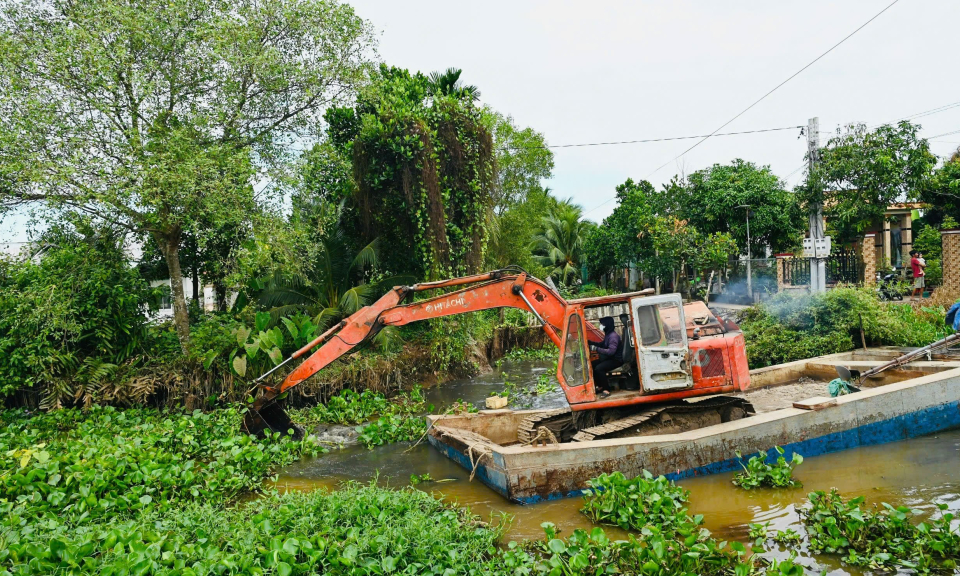 Bến Lức khởi công xây dựng công trình giao thông công ích tại Lương Hòa