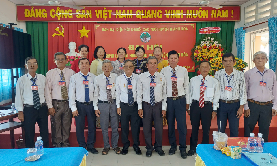 Thạnh Hóa: Đại hội thành lập Hội Người cao tuổi huyện