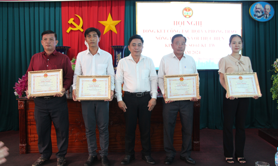 Thủ Thừa tổng kết công tác hội và phong trào nông dân năm 2024