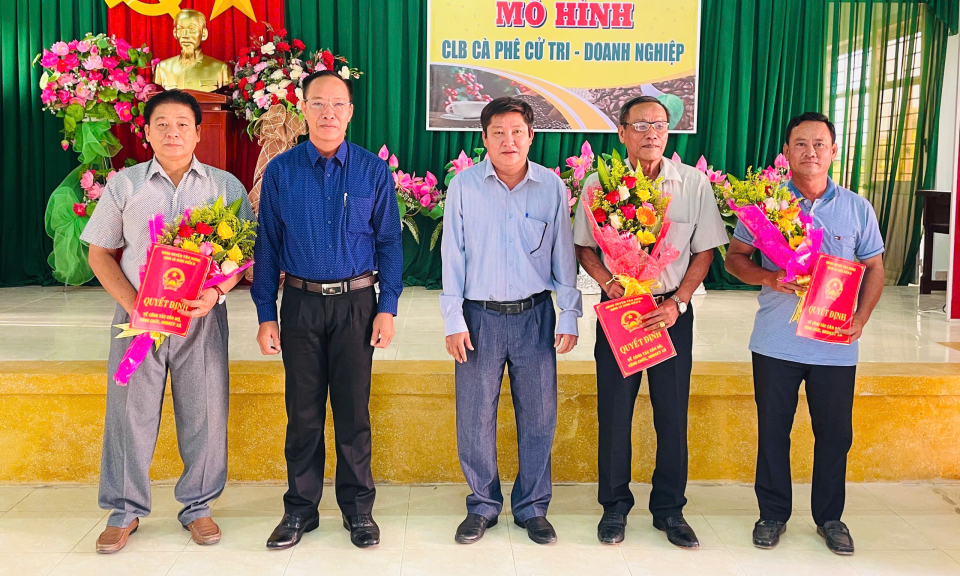 Tân Hưng ra mắt Câu lạc bộ “Cà phê Cử tri - Doanh nghiệp”