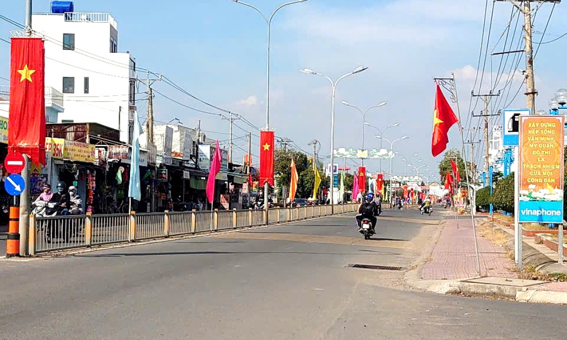 Cần Đước vệ sinh môi trường, chào mừng năm mới 2025