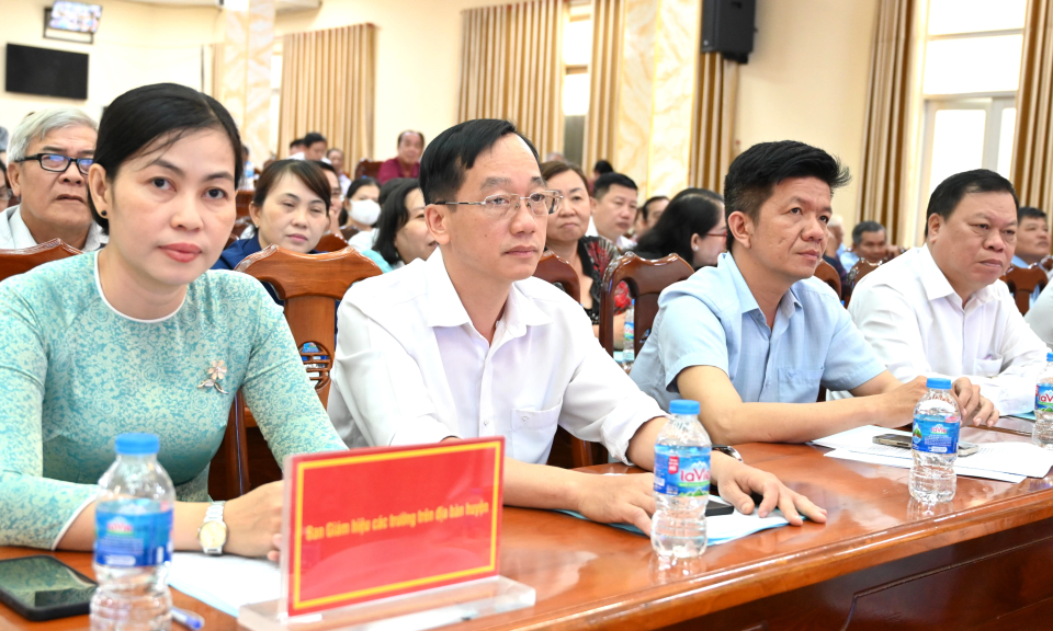 Bến Lức triển khai Luật trật tự, an toàn giao thông đường bộ