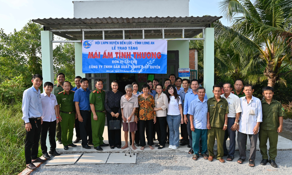 Bàn giao nhà Mái ấm tình thương tại xã Thạnh Lợi