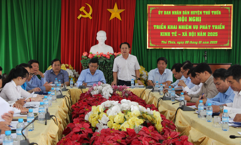 UBND huyện Thủ Thừa triển khai nhiệm vụ phát triển kinh tế - xã hội năm 2025