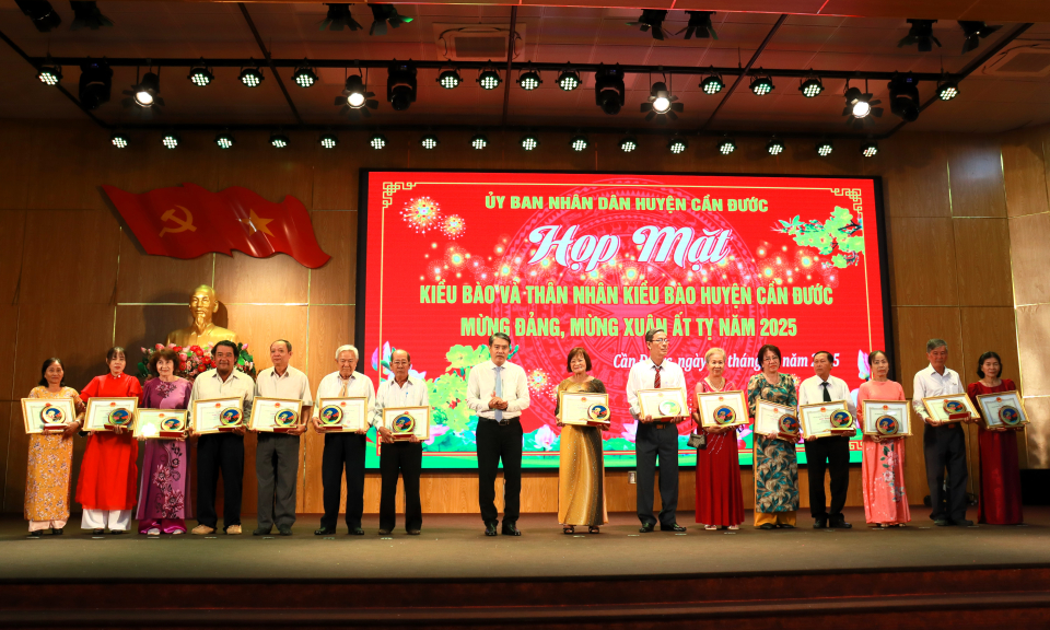 Cần Đước họp mặt Kiều bào và Thân nhân kiều bào Xuân Ất Tỵ 2025