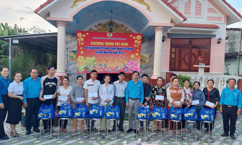 Thành phố Tân An: Chương trình tất niên tại nhà trọ 