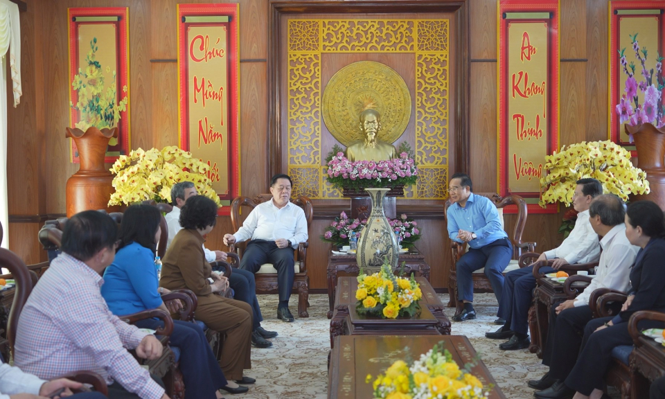 Trưởng Ban Tuyên giáo Trung ương thăm, chúc Tết Đảng bộ, chính quyền và Nhân dân tỉnh Long An