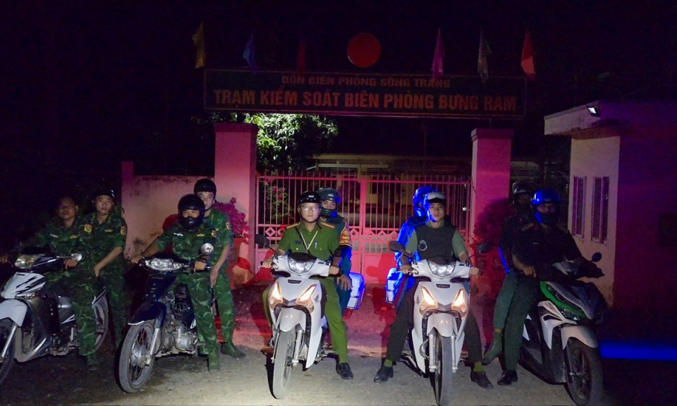 Đại đội Bộ binh huyện Tân Hưng thực hiện tốt nhiệm vụ để Nhân dân vui xuân đón Tết